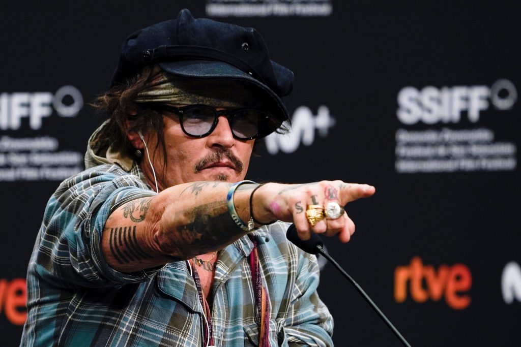 Johnny Depp Luce Irreconocible En Nueva York Revista Velvet