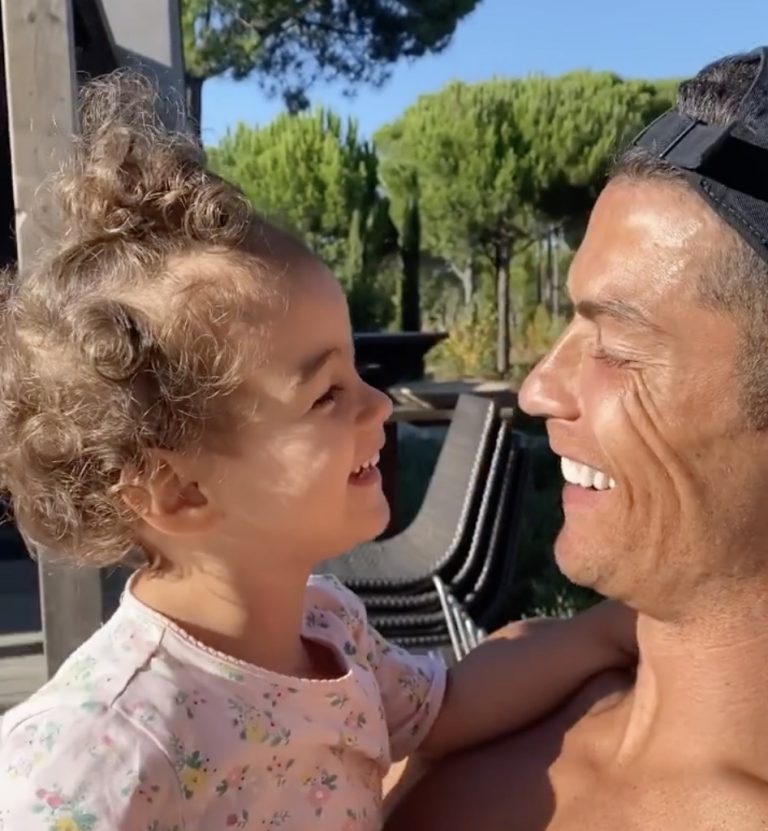 Alana La coqueta hija de Cristiano Ronaldo que es igual a él Revista