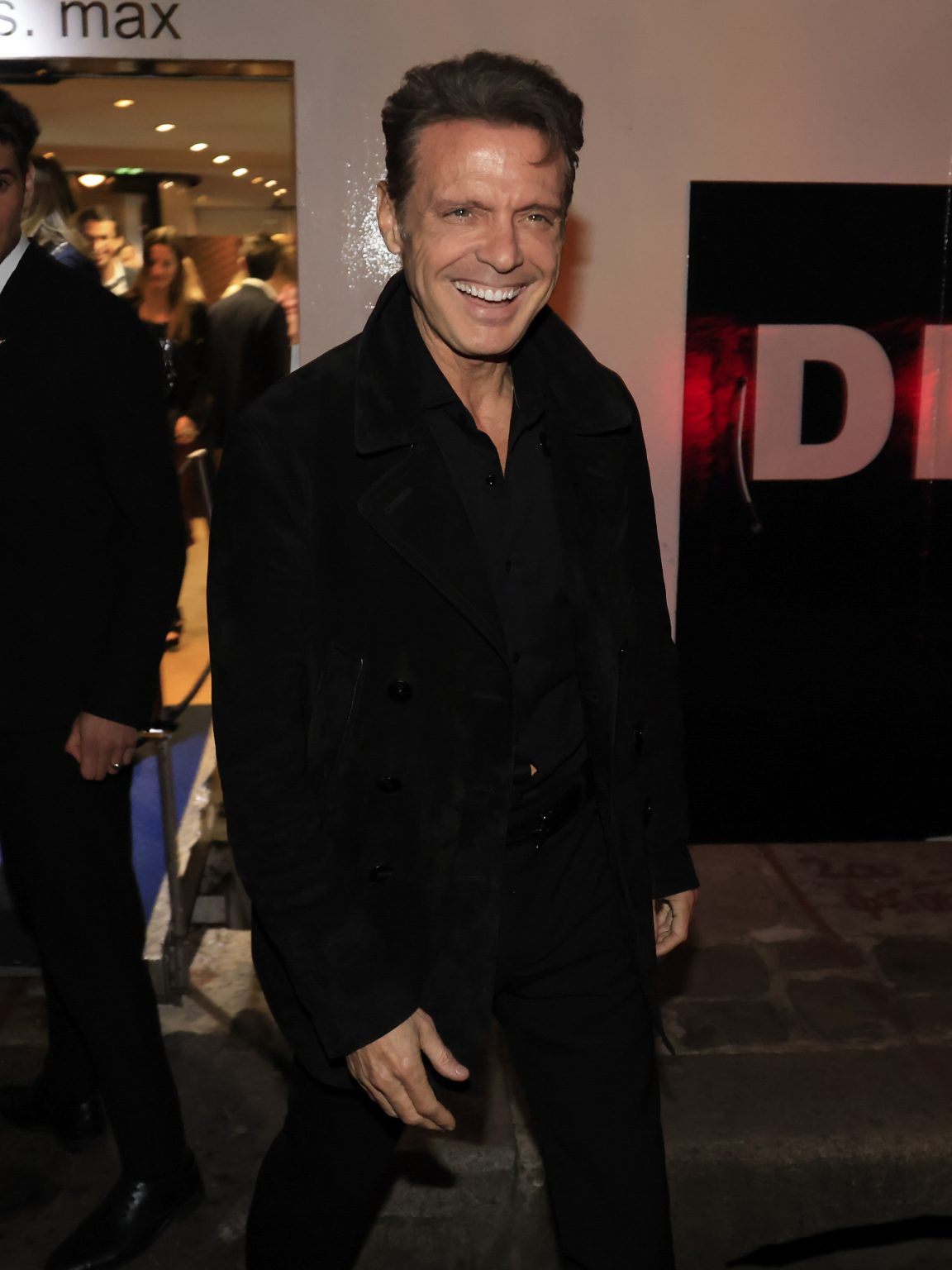 Luis Miguel reaparece en París y sus fans se dividen