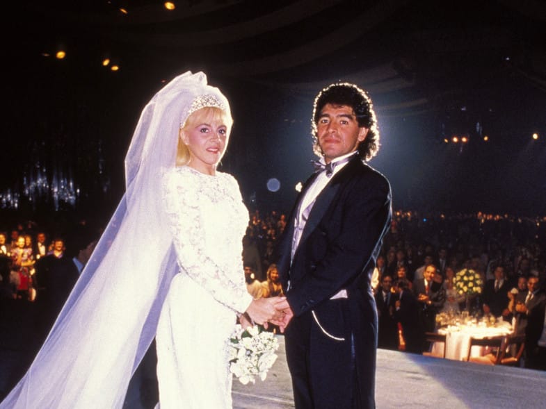 La estrafalaria boda de Diego Maradona