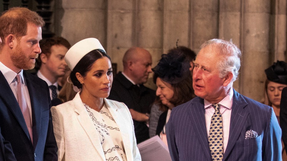 El destape de los Sussex: Una boda secreta, un nuevo drama para Carlos y el título de Archie