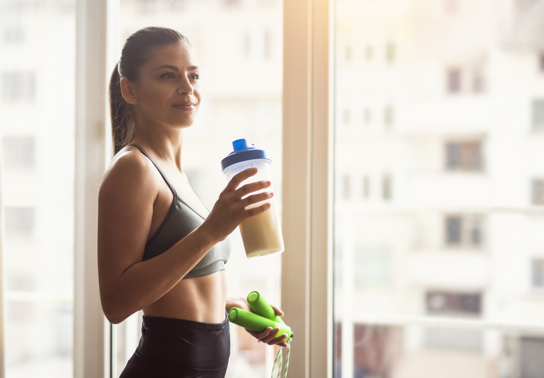 Los batidos de proteína para ganar músculo ¿ayudan a bajar de peso?