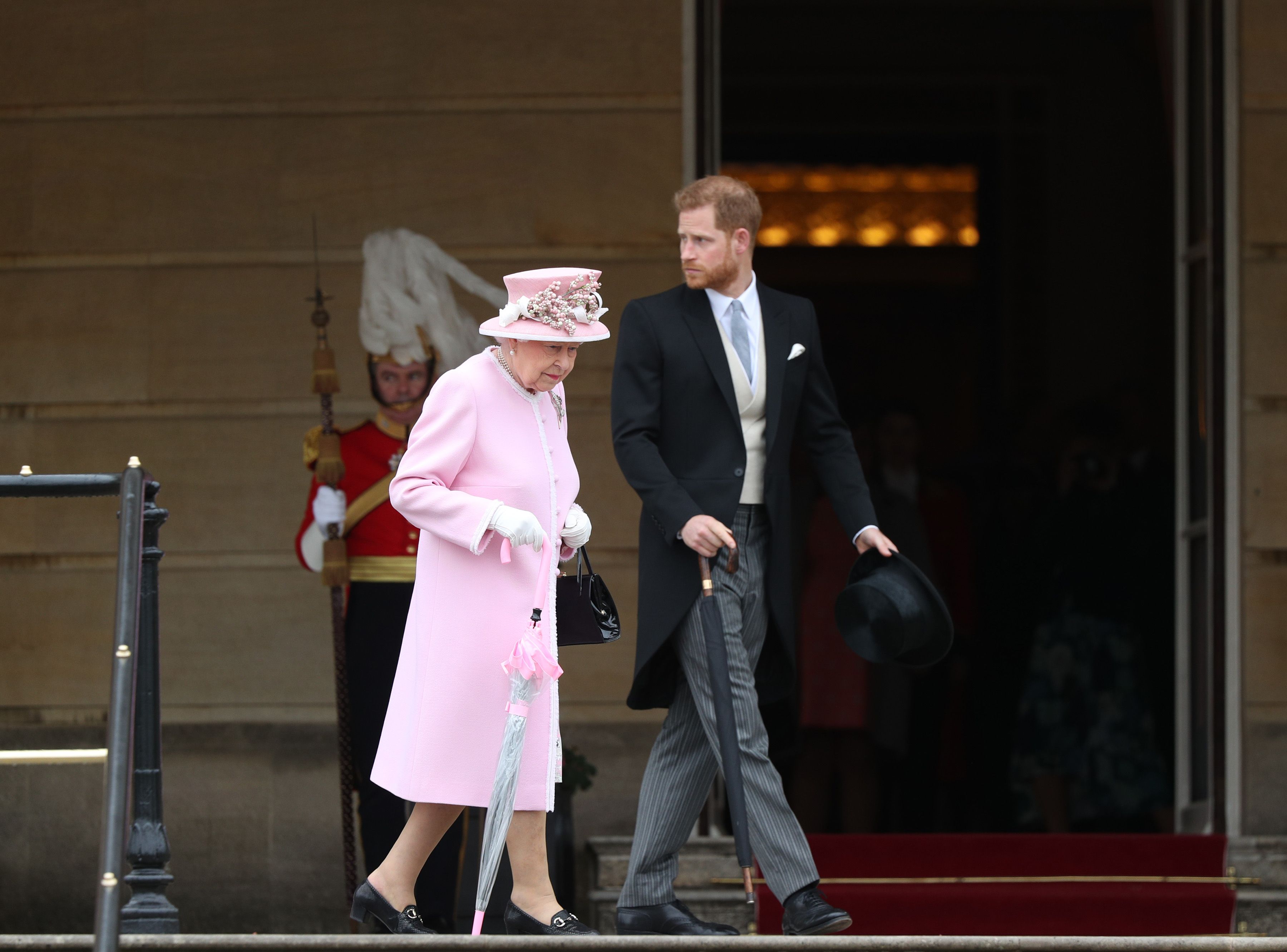 El dilema de la reina Isabel II sobre la presencia de Harry en el funeral de abuelo