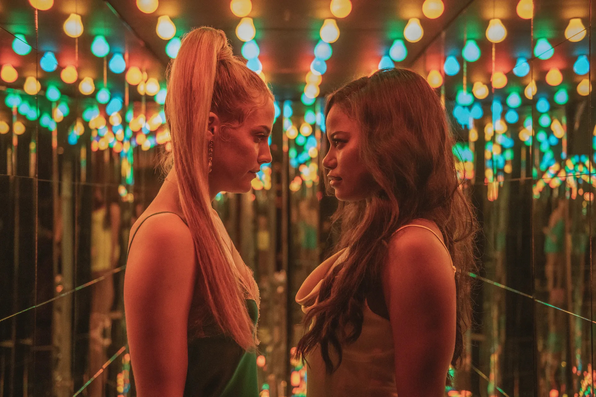 Zola: La nueva película de Riley Keough y Taylour Paige inspirada en un hilo de Twitter