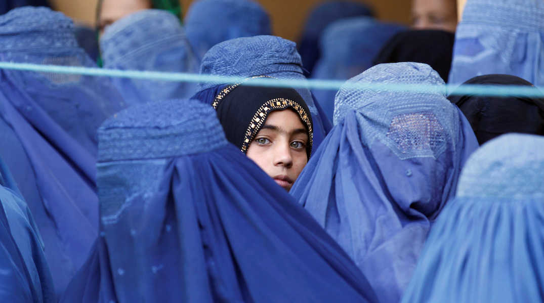 La sombra vuelve a cubrir a las mujeres afganas
