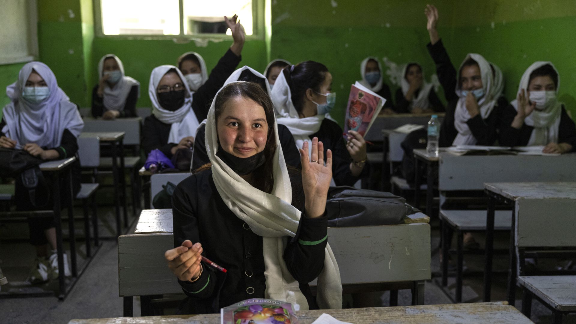 Afganistán: Las aulas abren sus puertas, pero sin niñas y profesoras