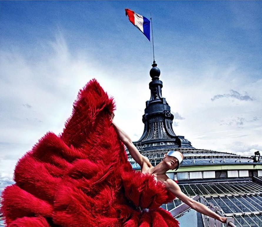 Vogue París celebra su primer siglo de vida con edición especial y exposición en el Palais Galliera