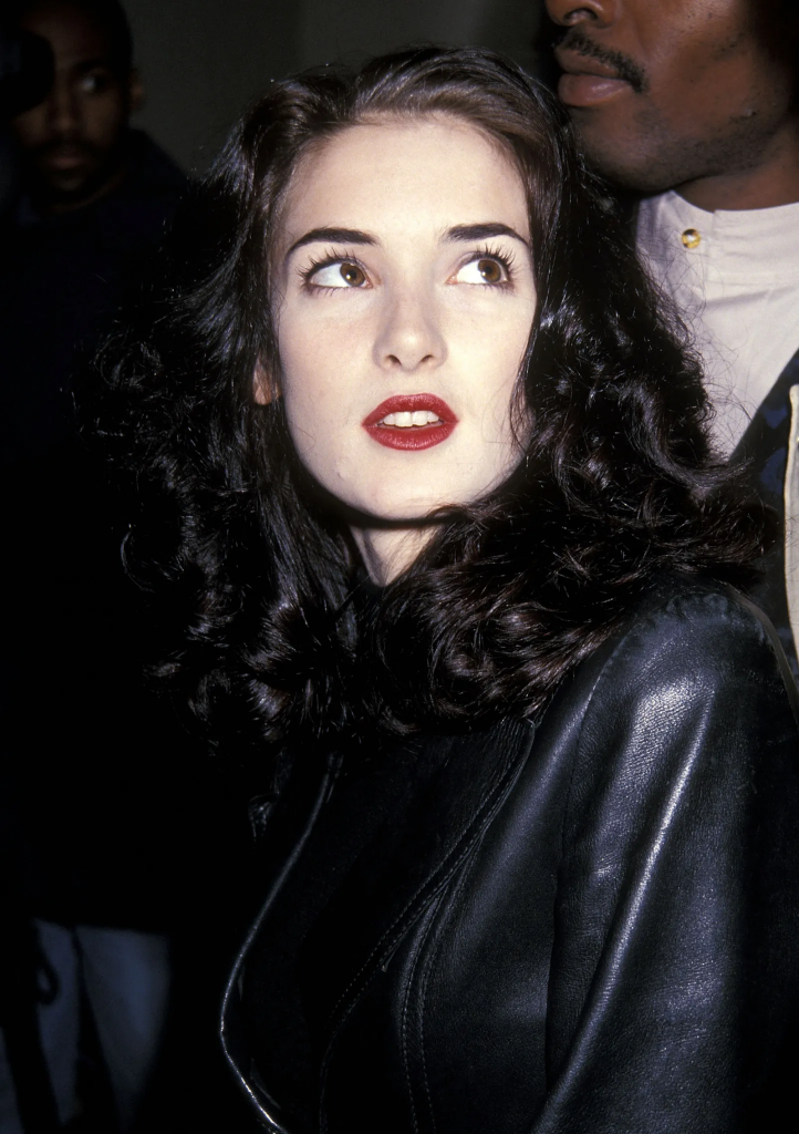 Los 10 Mejores Momentos De Belleza De Winona Ryder Revista Velvet