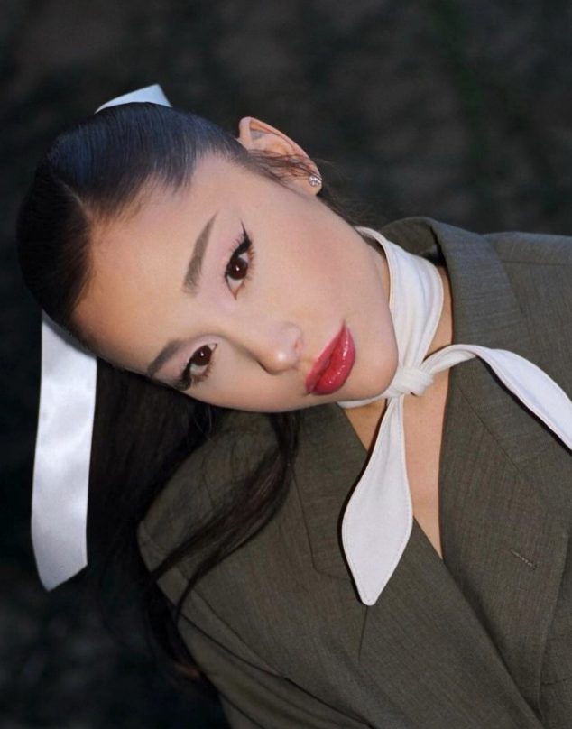 Ariana Grande es acusada de Asian-Fishing y borra fotografías