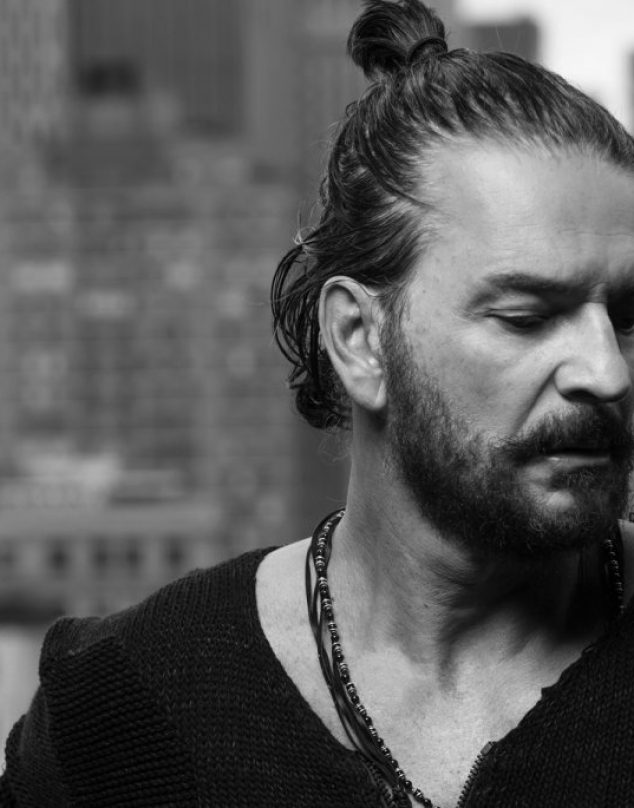 Ricardo Arjona regresa a casa para iniciar la gira más grande de su carrera
