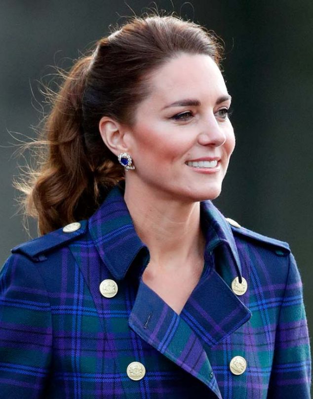 Kate Middleton brilla como ayudante de Navidad en nuevas fotos para Carol Service