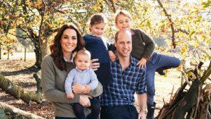 Un nuevo posado Navideño de los duques de Cambridge juntos a sus hijos