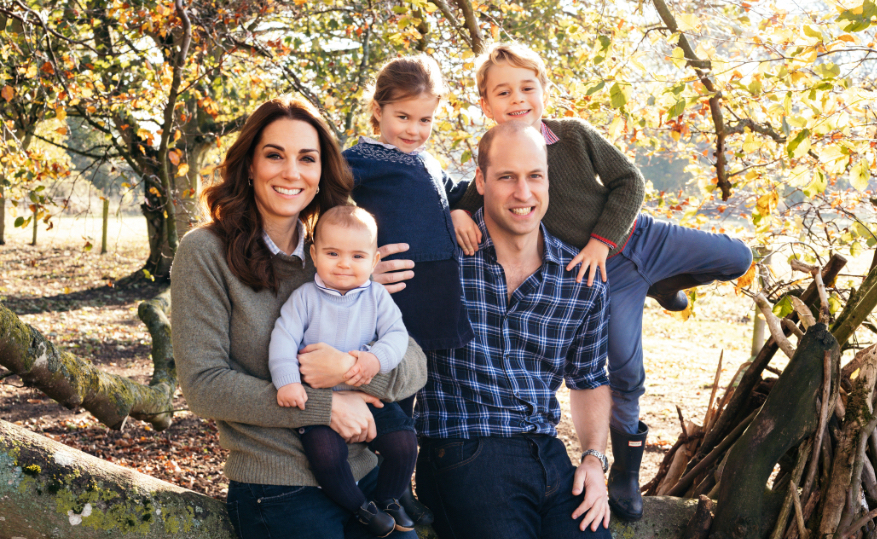 Un nuevo posado Navideño de los duques de Cambridge juntos a sus hijos