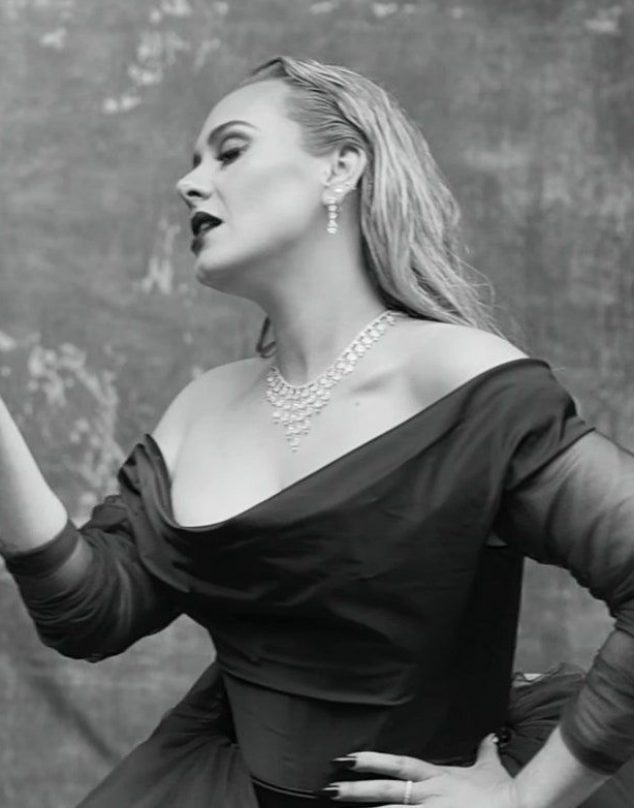 Todos los vestidos de Alta Costura que usó Adele en su nuevo video