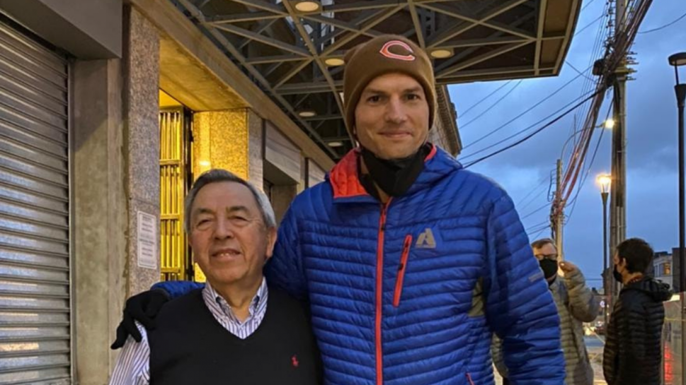 Trabajo o placer: actores Ashton Kutcher y Daniel Brühl aterrizan en Chile