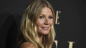 “Dry brushing”: los masajes linfáticos que Gwyneth Paltrow se aplica desde los años 90 (y que le funcionan)