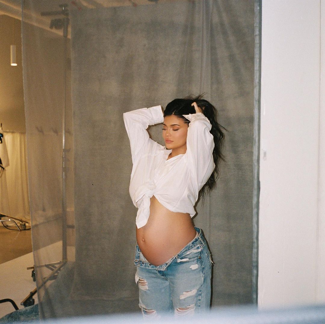 Los fans de Kylie Jenner creen que ya dio a luz a su segundo hijo