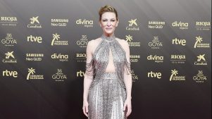 Cate Blanchett consolida tendencia con vestido joya de Armani en la gala de los premios Goya en España