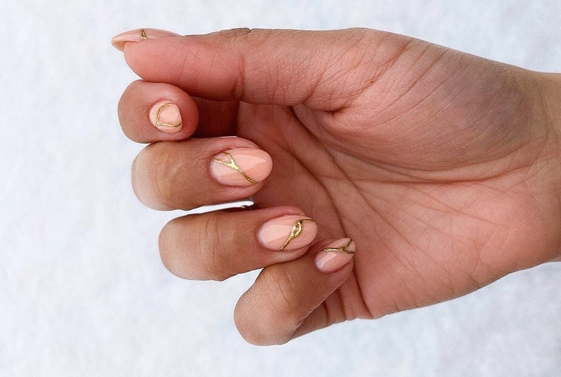 Kintsugi Nails: La tendencia de uñas que se toma esta temporada