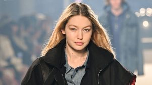 Gigi Hadid impacta en pasarela de Ralph Lauren con nuevo look