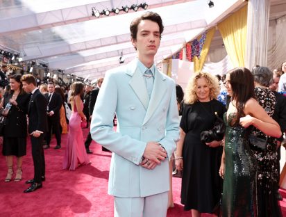 Kodi Smit-McPhee admite que su icono de moda es Timothée Chalamet