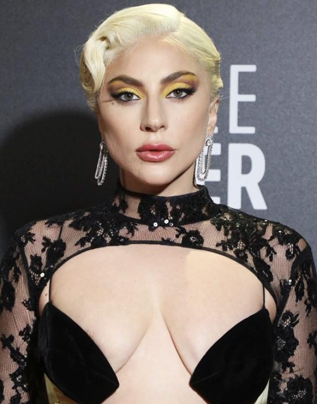 Así fue como Lady Gaga asistió a dos alfombras rojas el mismo día