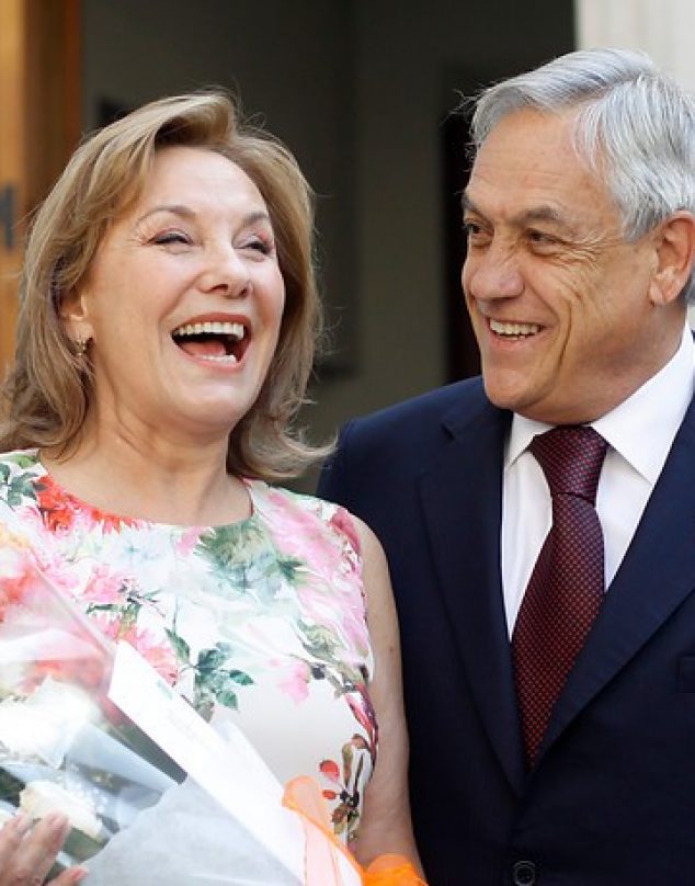 El “papelito” de Sebastián Piñera, la reina Isabel y la peor vergüenza de Cecilia Morel