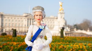 La Reina Isabel tendrá su propia muñeca Barbie para el Jubileo de Platino