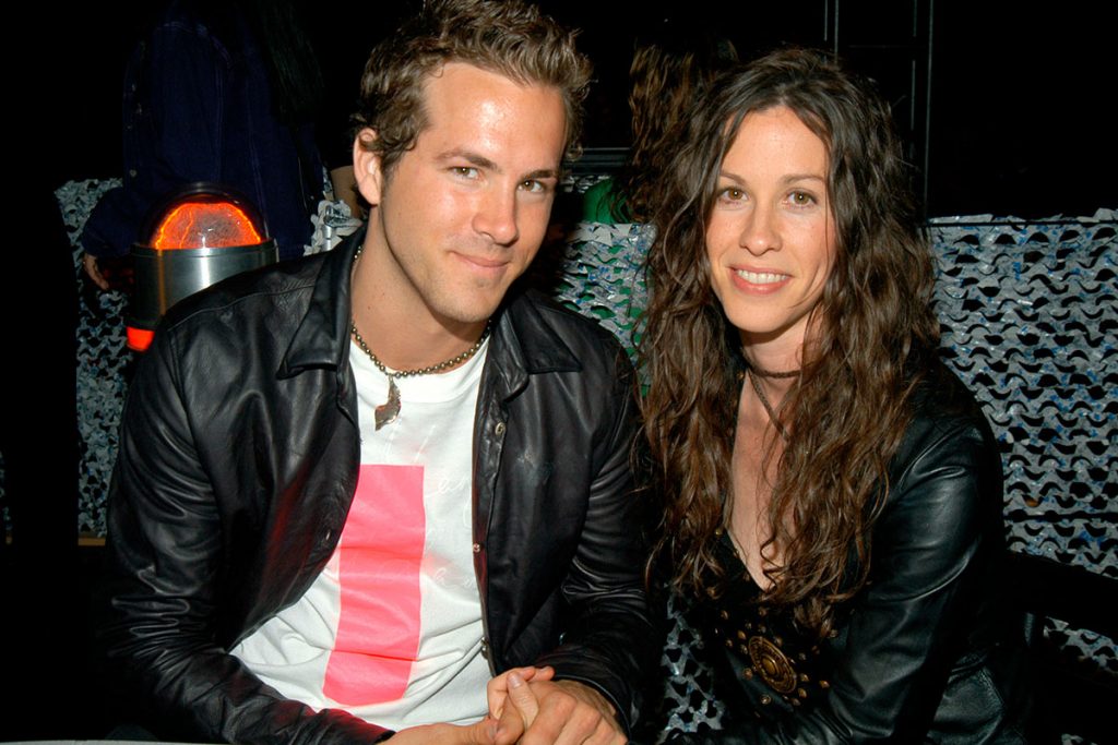 El Romance Que No Fue Entre Alanis Morissette Y Ryan Reynolds Revista Velvet 