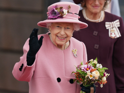 La reina Isabel II revela las secuelas que le dejó el COVID-19