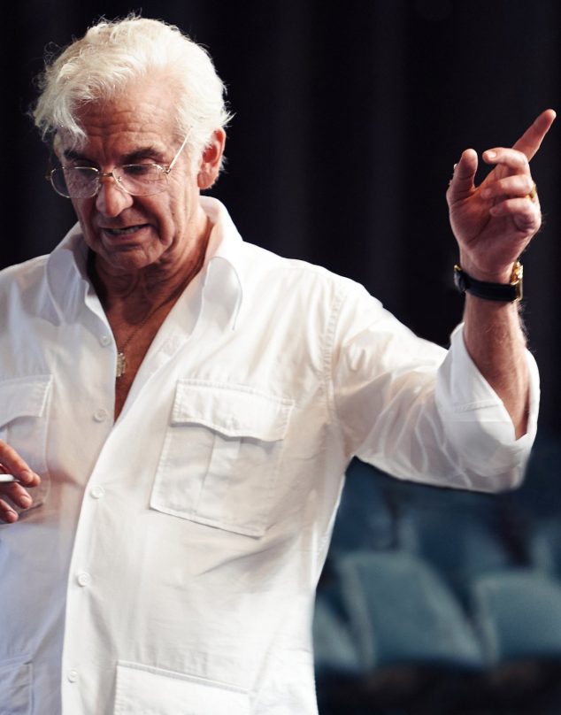 Bradley Cooper luce irreconocible para su nueva película