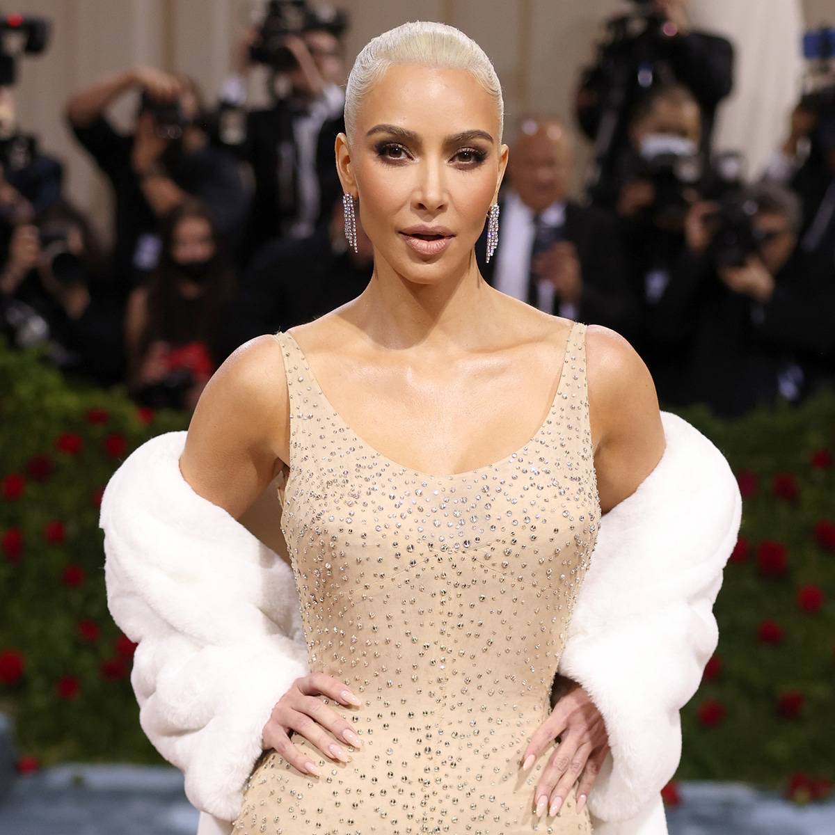 Museos prohíben prestar prendas históricas por culpa de Kim Kardashian