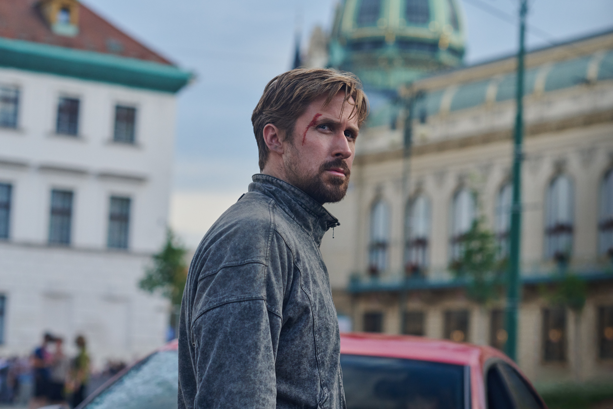 Todo sobre ‘El hombre gris’, lo nuevo de Ryan Gosling para Netflix