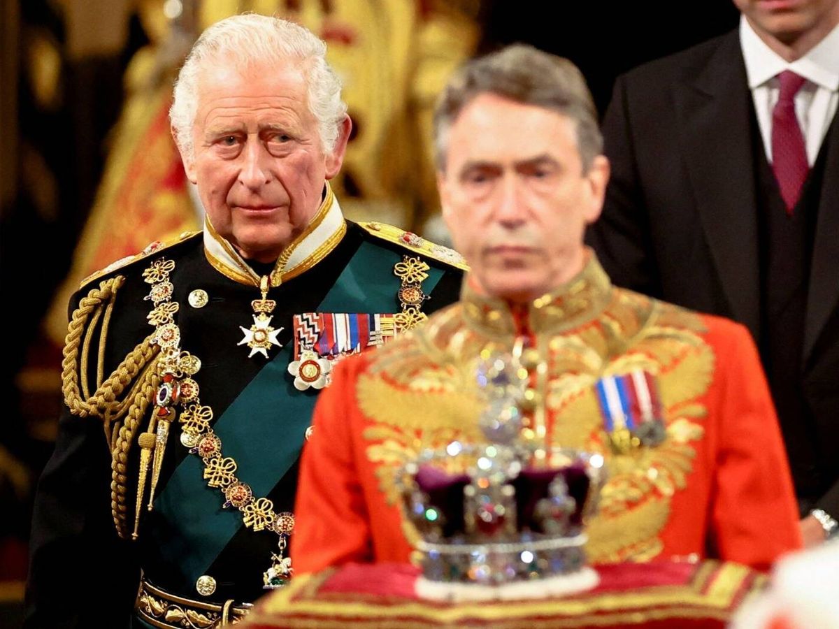 Príncipe Carlos asume el papel de la Reina en la apertura del Parlamento