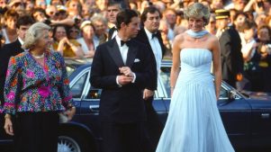 La historia detrás del vestido azul con el que Lady Di conquistó Cannes