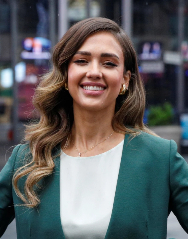 Jessica Alba revela en TikTok su secreto de belleza