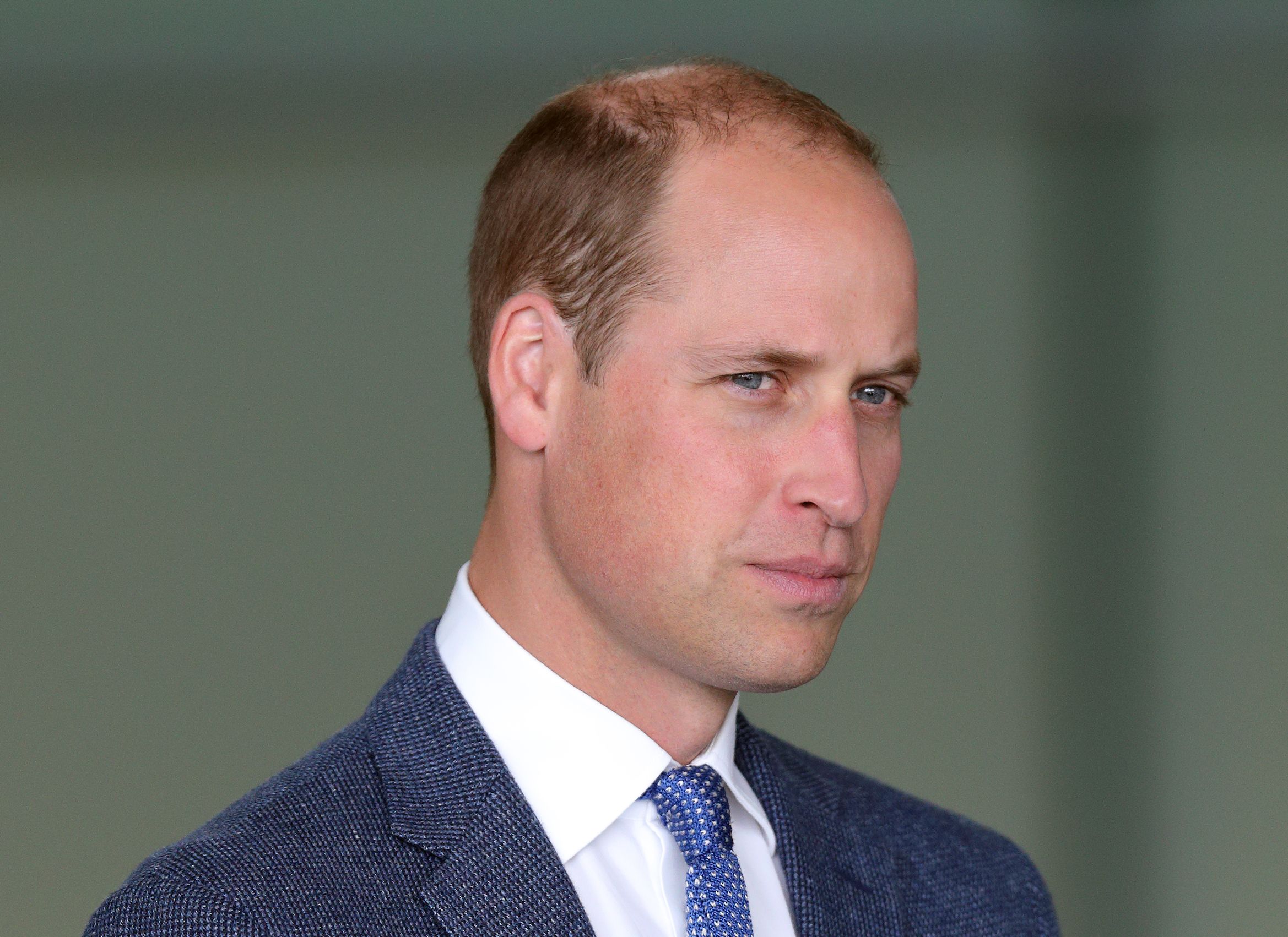 Video del Príncipe William enfrentado a un paparazzi pone en alerta a la corona