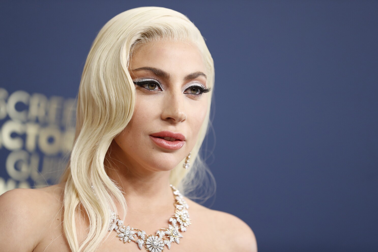 Lady Gaga se impone con nueva tendencia para cejas