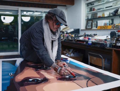 Johnny Depp estrena colección de cuadros donde retrata a sus héroes y amigos