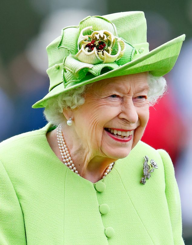 Exhibirán los looks que usó la reina Isabel en su Jubileo de Platino