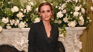 Emma Watson brilla en la front row de Schiaparelli