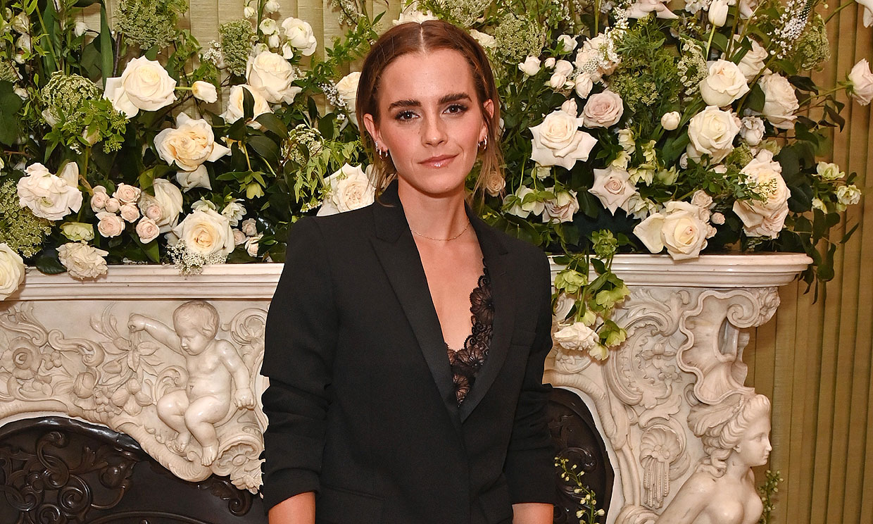 Emma Watson brilla en la front row de Schiaparelli