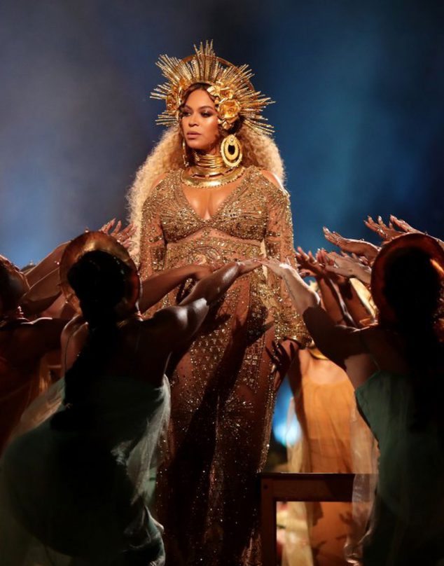 Beyoncé elimina una canción de su álbum por las críticas que recibió