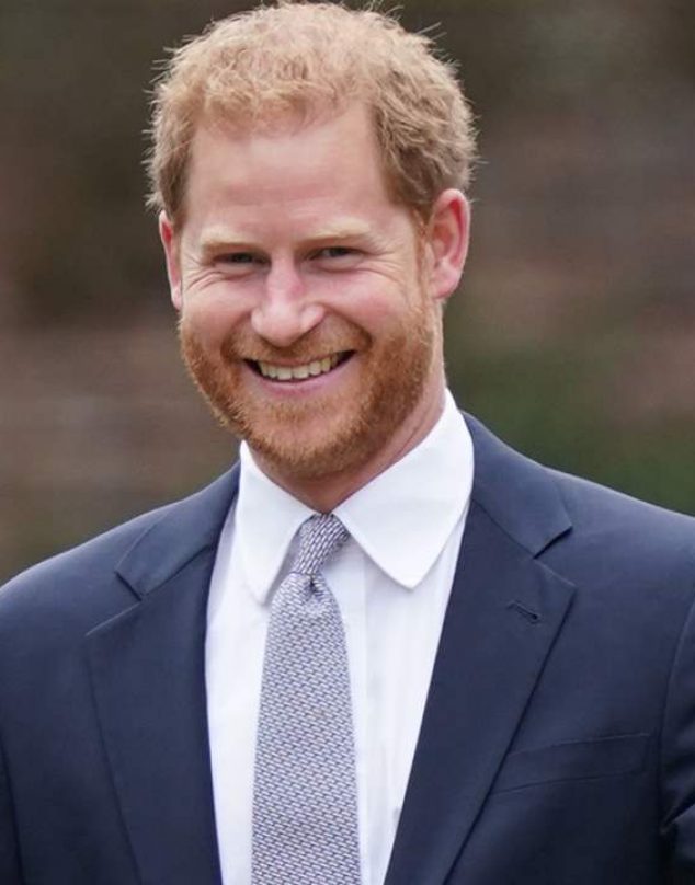 Príncipe Harry llega al Reino Unido de sorpresa por una demanda