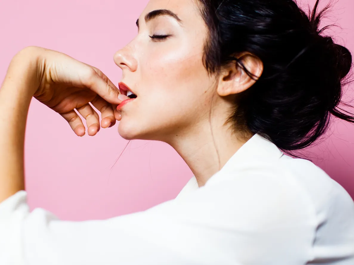Tips para deshacerte del hábito de comerte las uñas