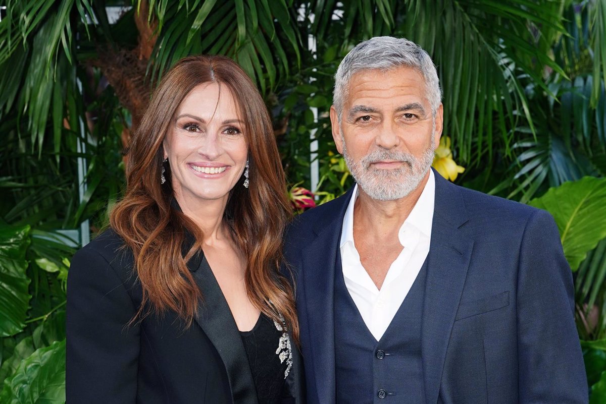 Julia Roberts y George Clooney brillan en la premiere de “Ticket to Paradise”