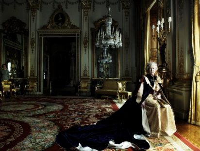 La célebre fotógrafa Annie Leibovitz cuenta cómo fue retratar en exclusiva a Isabel II y a la familia real