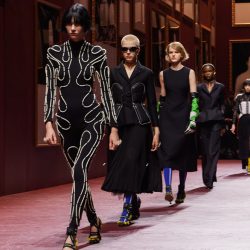 Dior lanza su colección Primavera-Verano 2024 con un front row repleto de estrellas