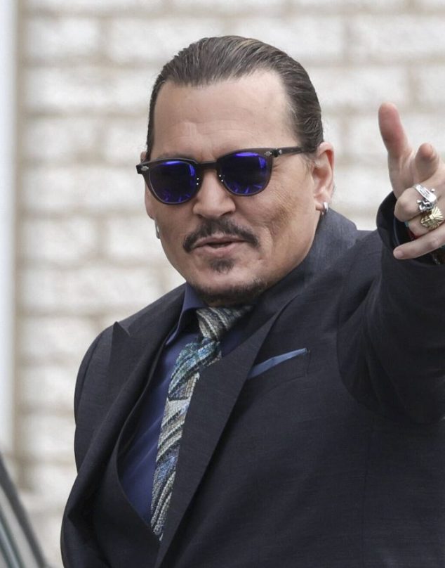 Johnny Depp está saliendo con su abogada tras el juicio (y no es Camille)