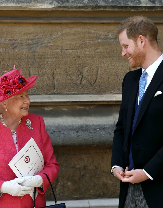 Harry quitará parte de sus memorias por respeto a la reina